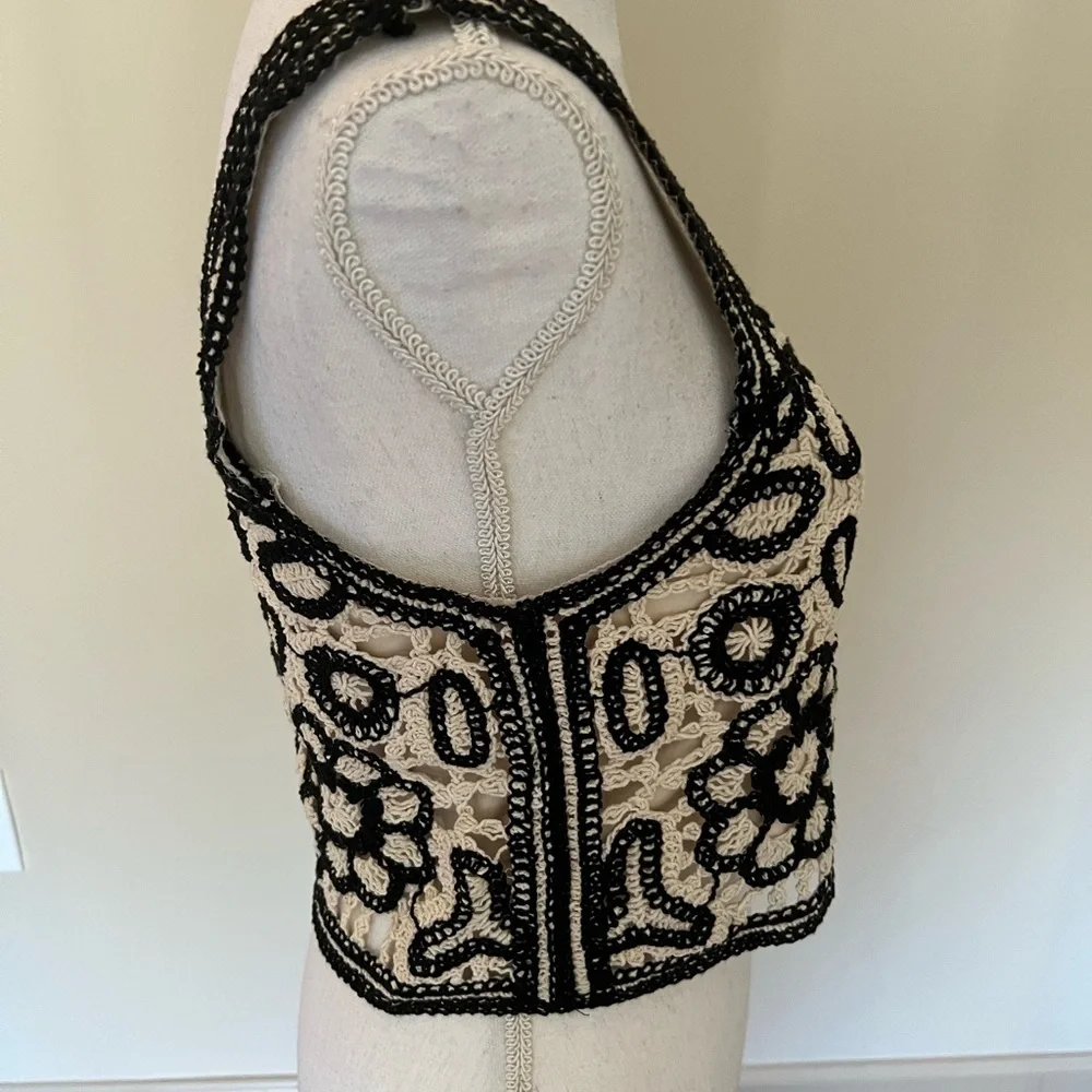 REBELLION CROCHET TWO PIECE SET BLACK BEIGE FLORAL SHORTS CROP TOP S - Picture 6 of 14